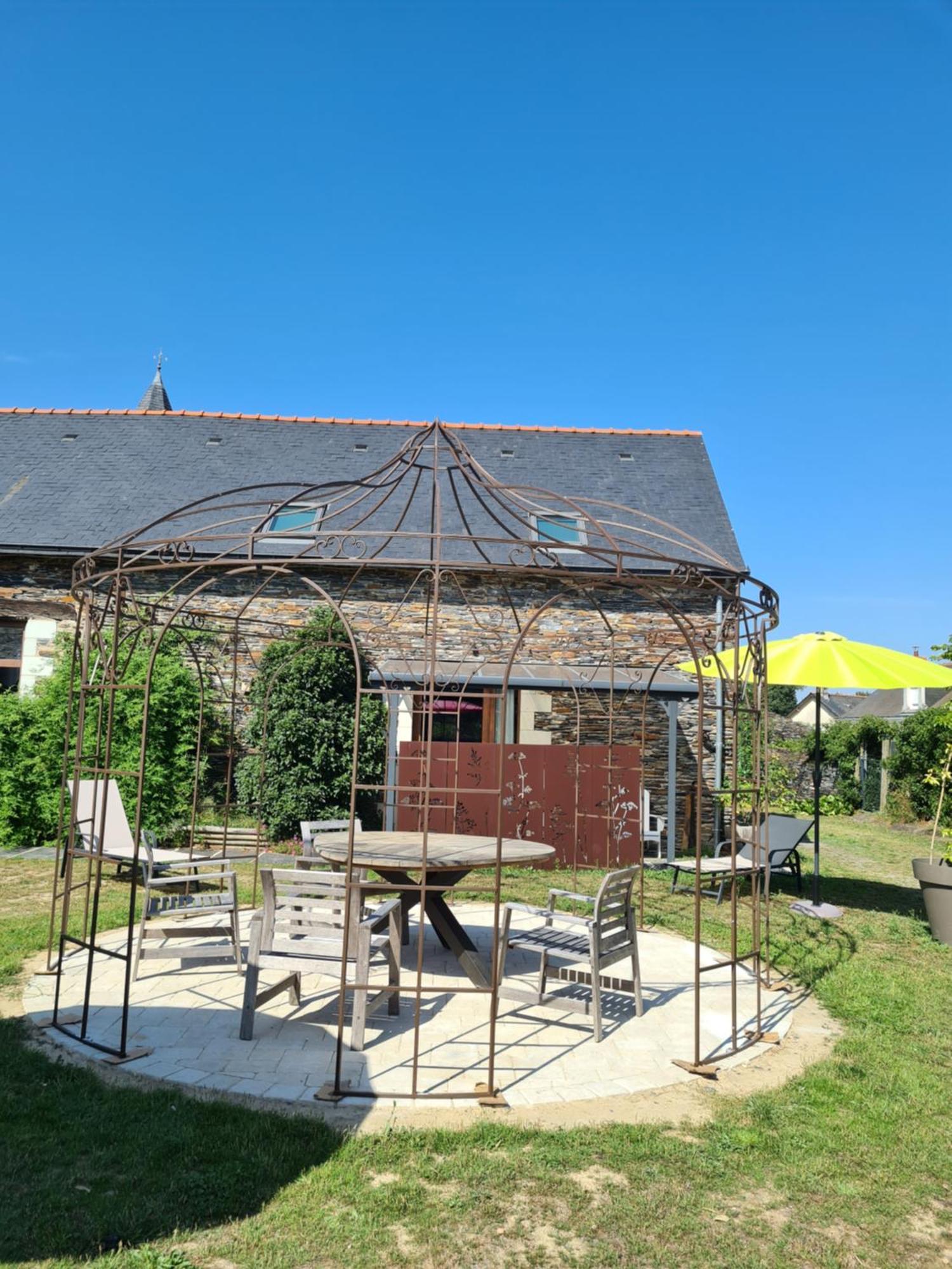 Les Du Meunier Hostel *